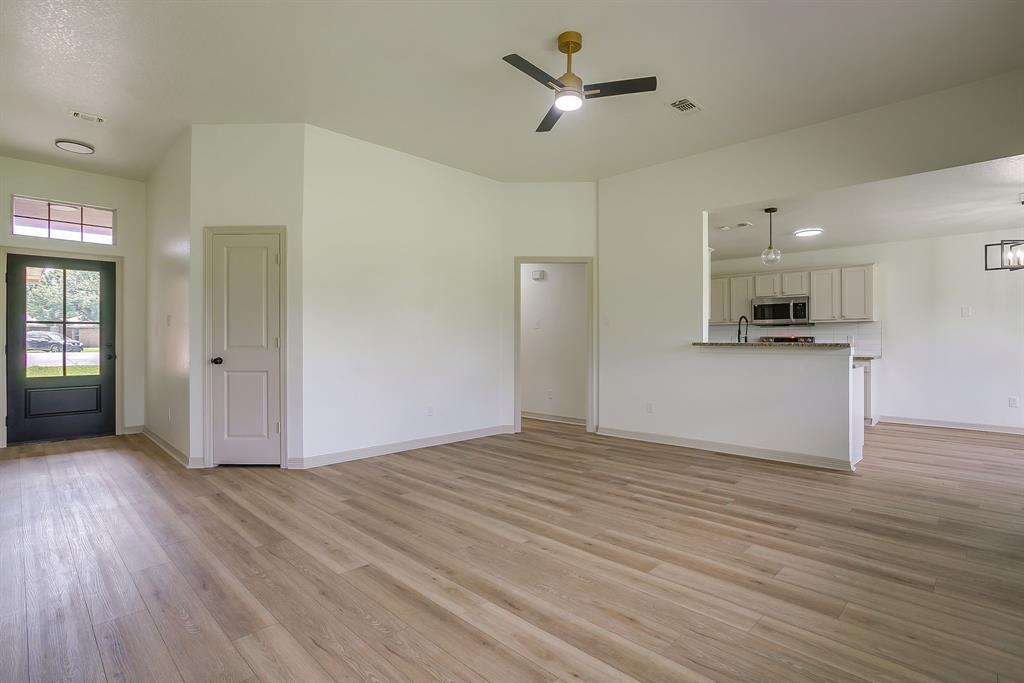 102 Meadow Ridge Avenue Venus, TX 76084 - Photo 6 of 40