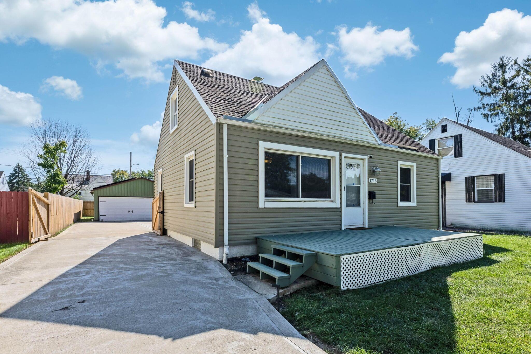1713 Huy Road Columbus, OH 43224 - Photo 5 of 42 3-web-or-mls-1713HuyRoadExt_Hommati102 (