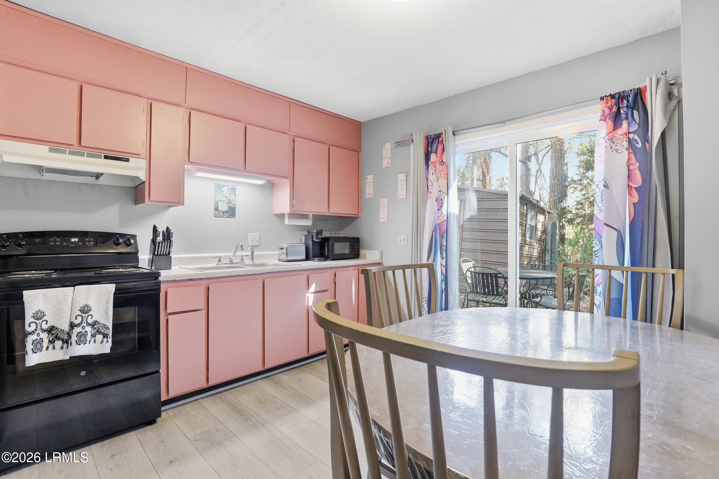 6 Point Comfort Road, Unit 5A Hilton Head Island, SC 29928 - Photo 8 of 25 5_005_1x2a9080