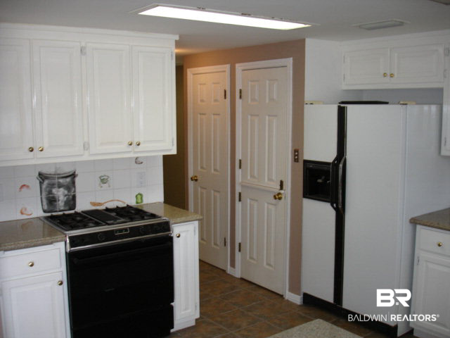 9305 Bay Point Drive Elberta, AL 36530 - Photo 23 of 45 KITCHEN 4