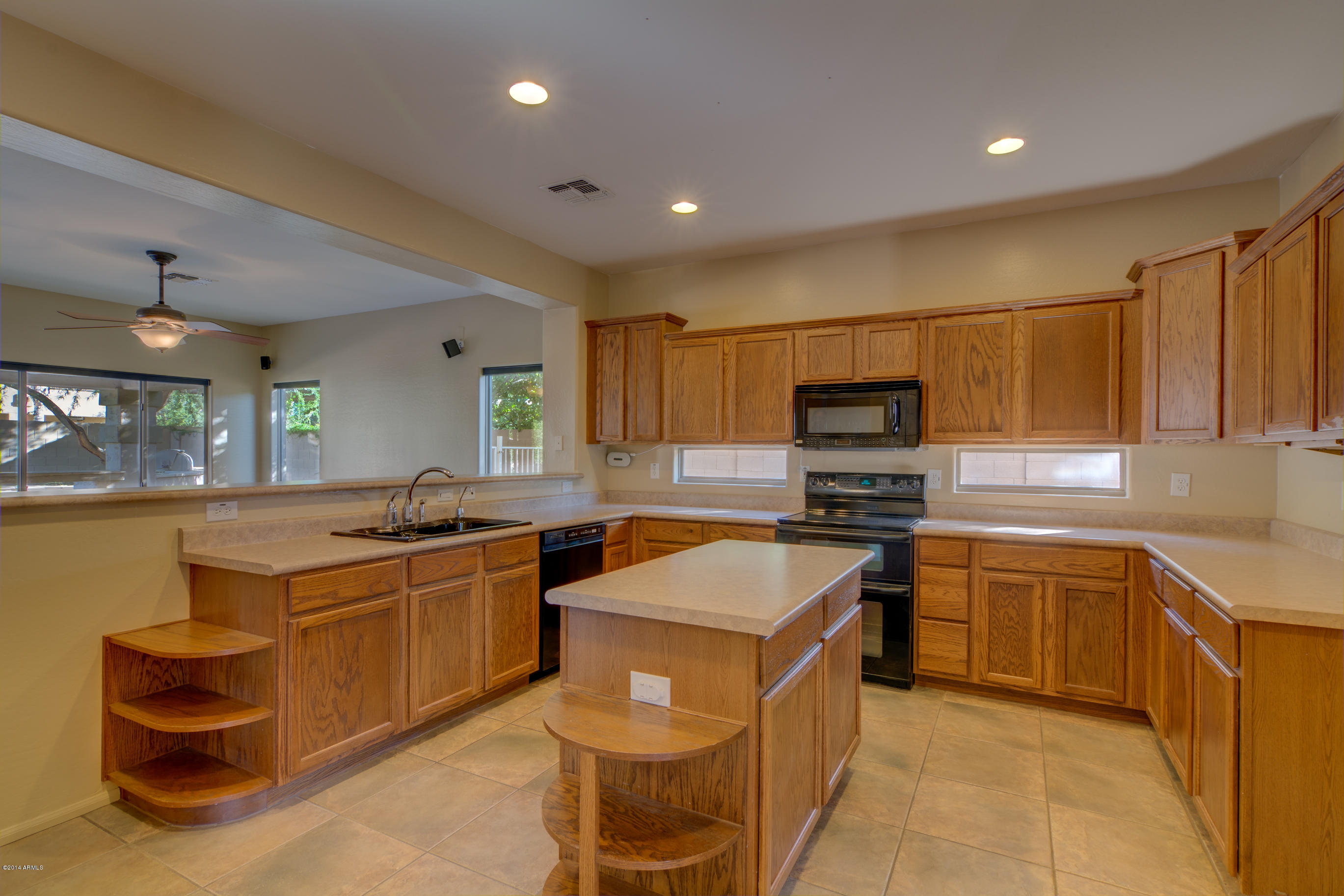 4630 East Ruffian Road Gilbert, AZ 85297 - Photo 11 of 31 Kitchen