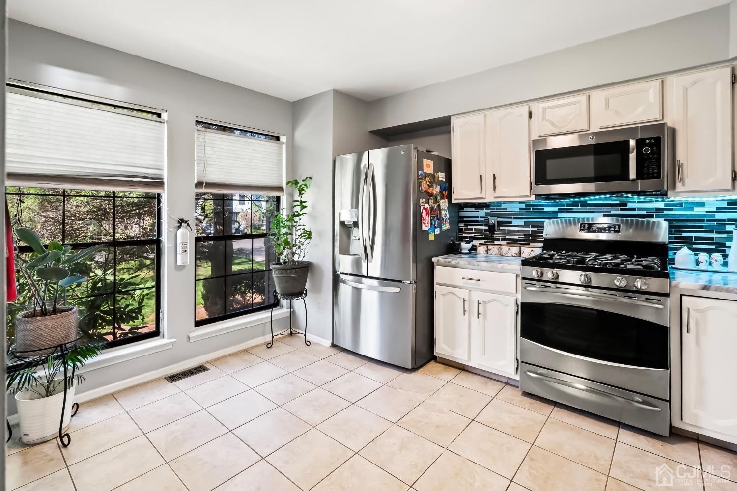 1005 Timber Oaks Road Edison, NJ 08820 - Photo 5 of 18