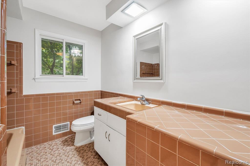 30540 Pear Ridge Farmington Hills, MI 48334 - Photo 24 of 66