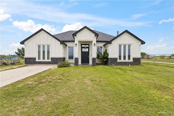 $315,000 | 8921 Vista De Palmas Drive, Edcouch, TX 78538