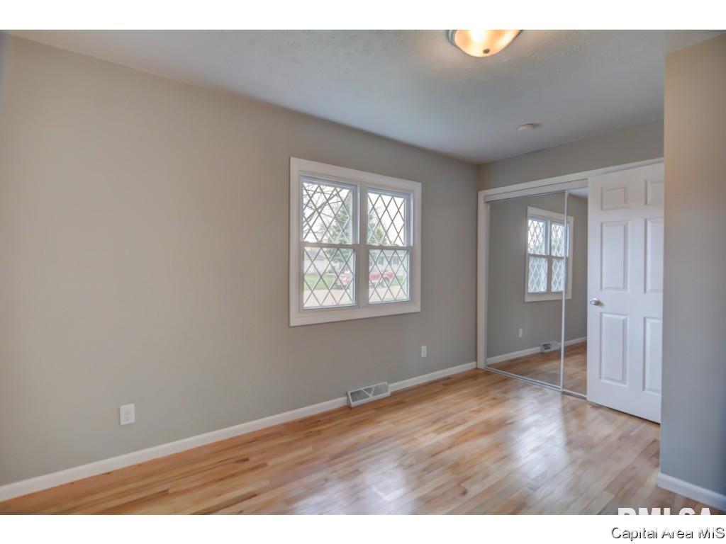 1808 Wolfe Street Springfield, IL 62702 - Photo 3 of 26