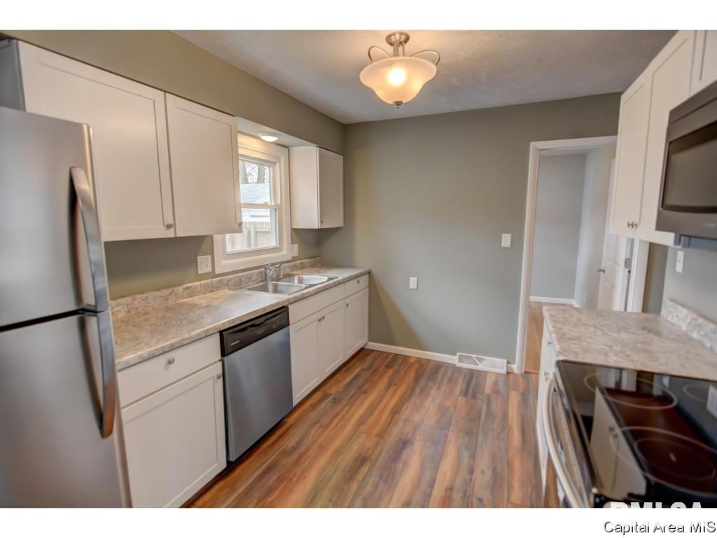 1808 Wolfe Street Springfield, IL 62702 - Photo 8 of 26