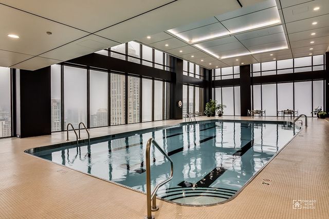 175 East Delaware Place, Unit 5609 Chicago, IL 60611 - Photo 24 of 28 a view of entryway