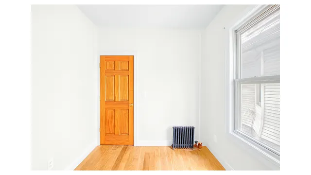 $3,175 | 405 East 2nd Street, Unit B | Kensington