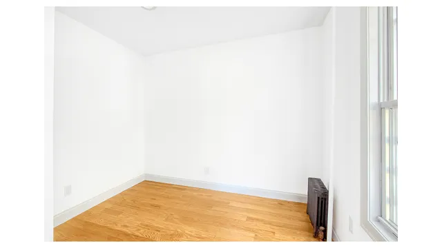 $3,175 | 405 East 2nd Street, Unit B | Kensington