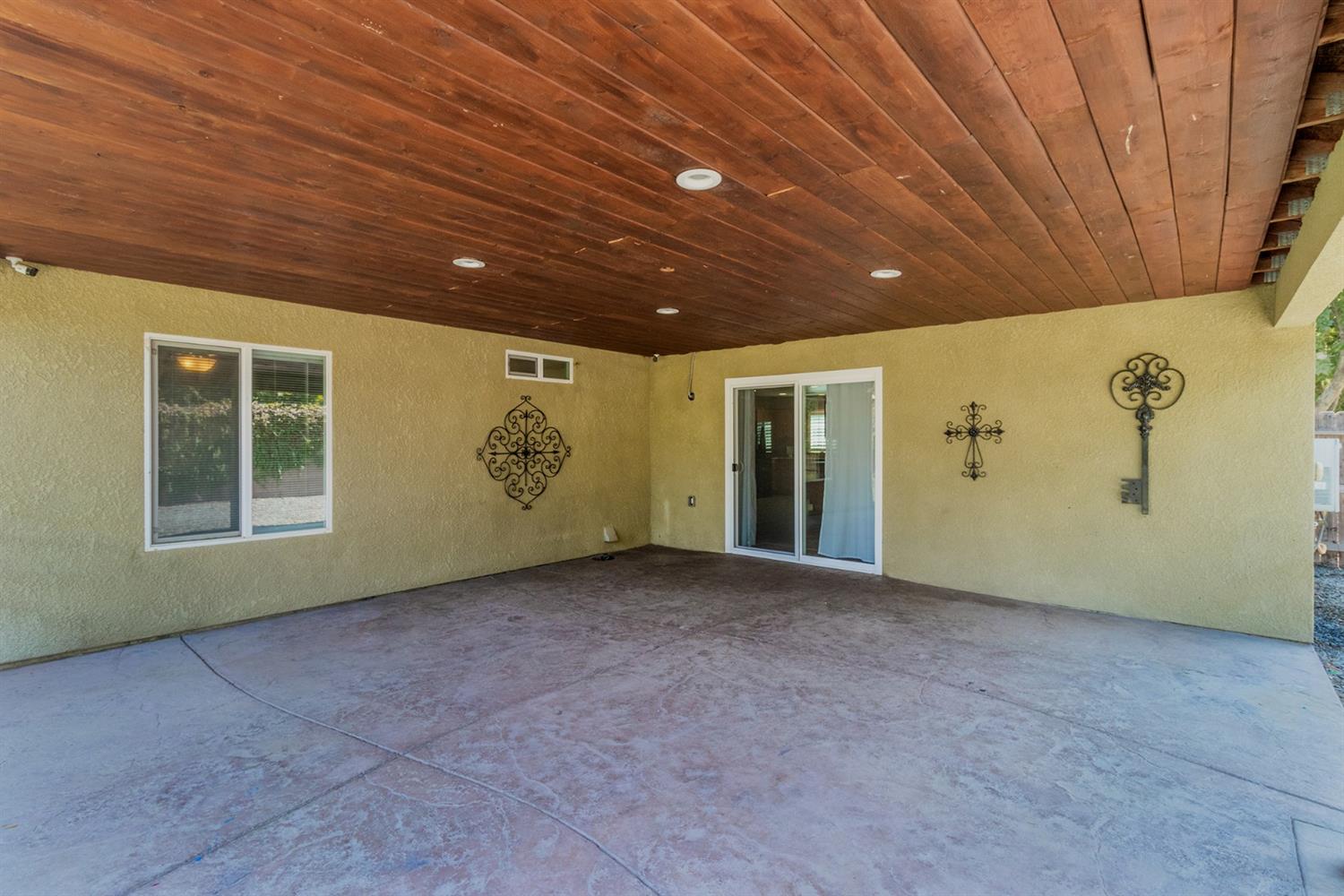 144 East Carpenter Avenue Reedley, CA 93654 - Photo 21 of 27 Gallery Image 21