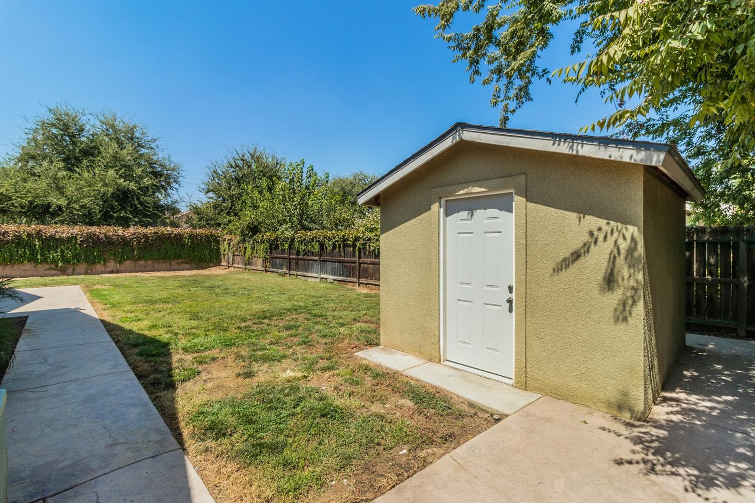 144 East Carpenter Avenue Reedley, CA 93654 - Photo 24 of 27 Gallery Image 24