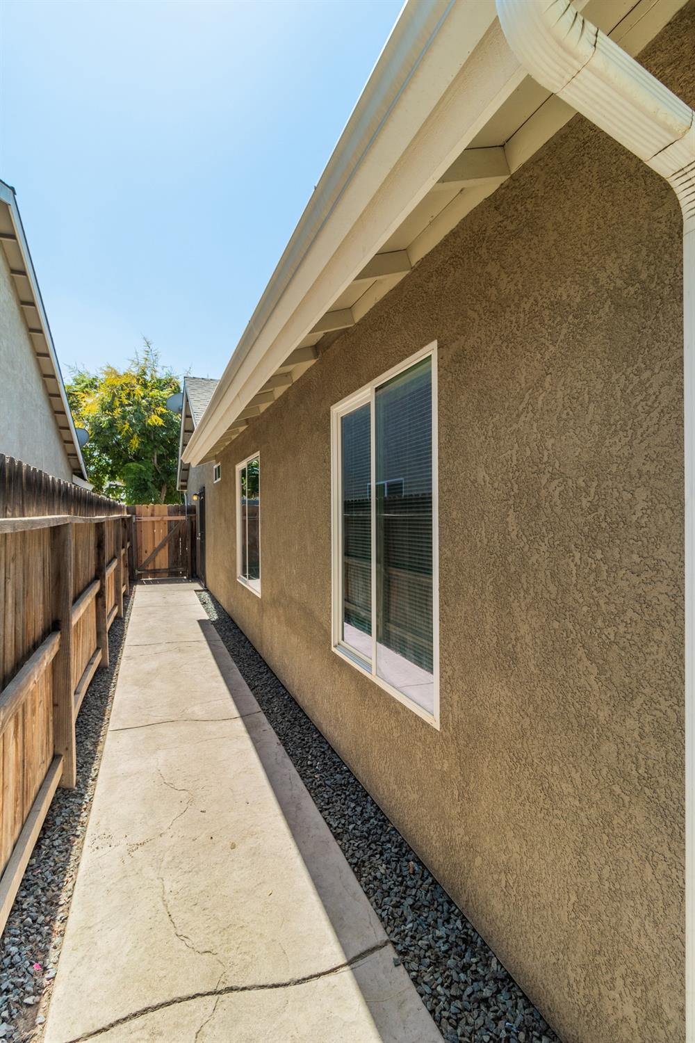 144 East Carpenter Avenue Reedley, CA 93654 - Photo 25 of 27 Gallery Image 25