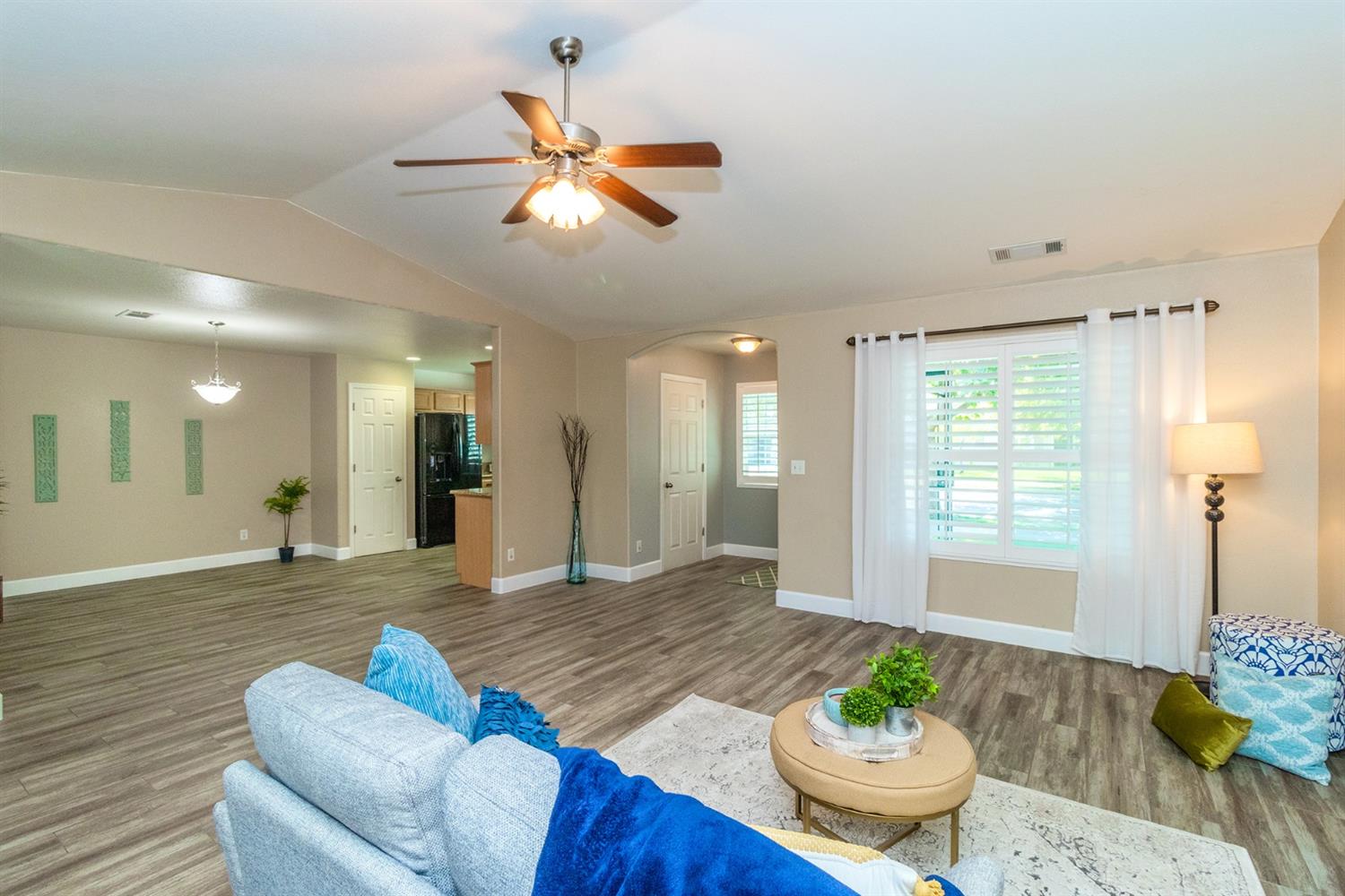 144 East Carpenter Avenue Reedley, CA 93654 - Photo 8 of 27 Gallery Image 8