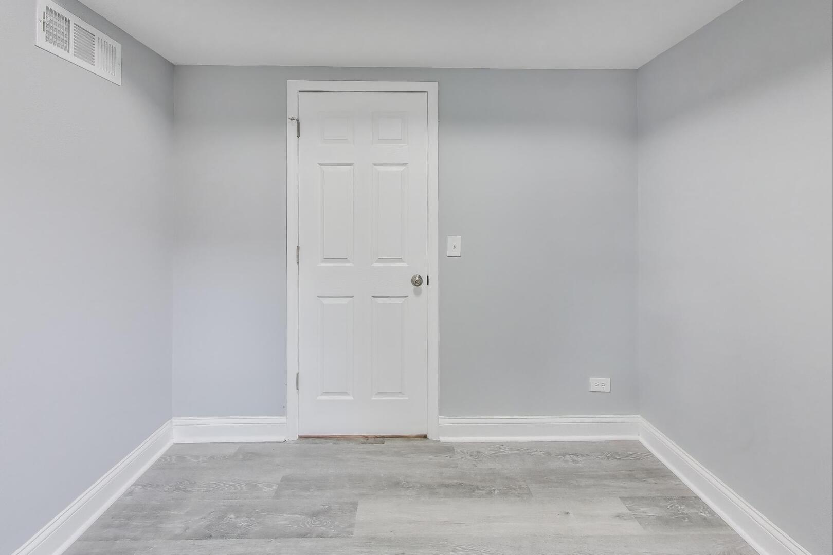 Undisclosed Address Chicago, IL 60622 - Photo 13 of 33 a view of an empty room