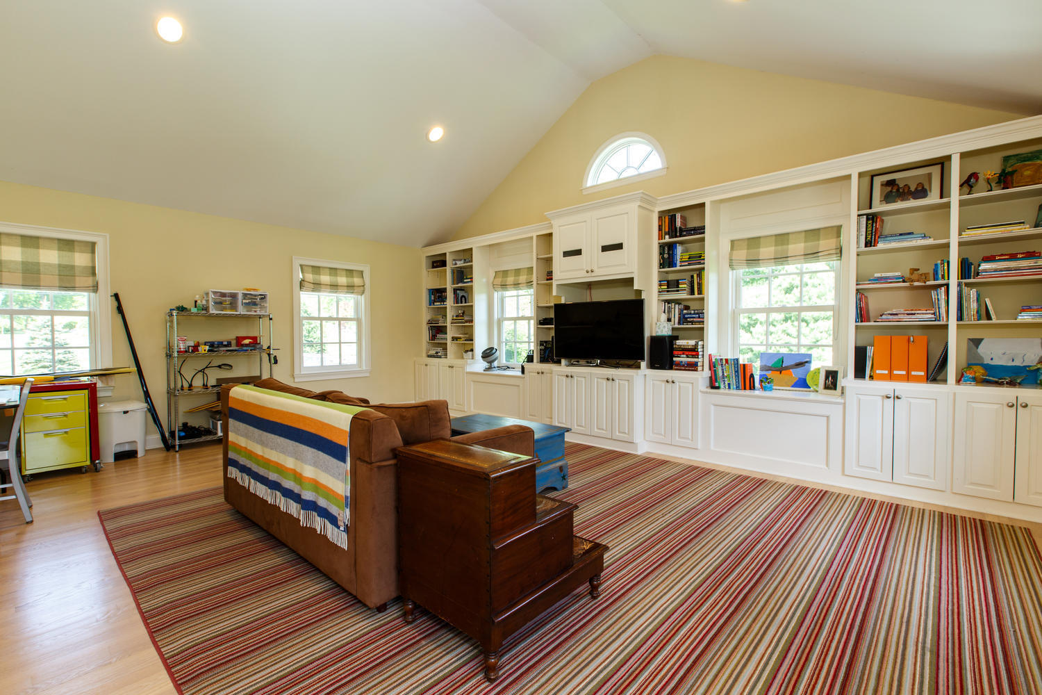 401 Brushy Ridge Road New Canaan, CT 06840 - Photo 17 of 34 401 Brushy Ridge Rd New Canaan-large-033