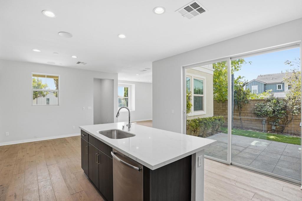 951 Camino Aldea Chula Vista, CA 91913 - Photo 13 of 60
