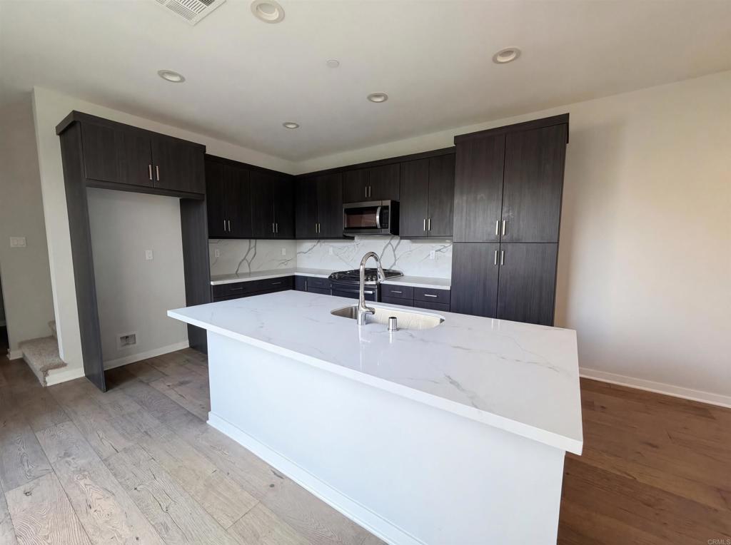 951 Camino Aldea Chula Vista, CA 91913 - Photo 2 of 31