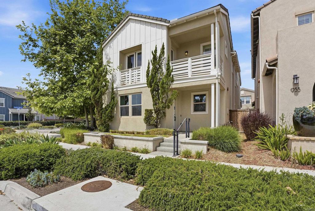 951 Camino Aldea Chula Vista, CA 91913 - Photo 4 of 60