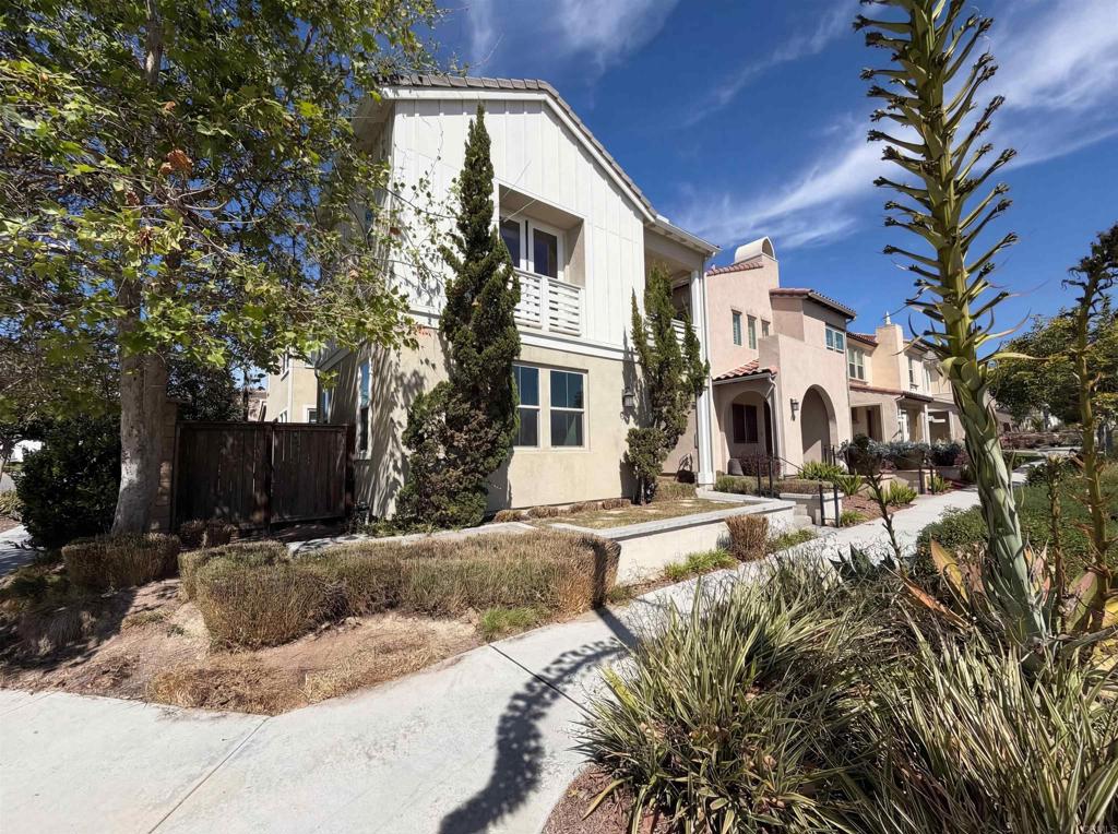 951 Camino Aldea Chula Vista, CA 91913 - Photo 8 of 31