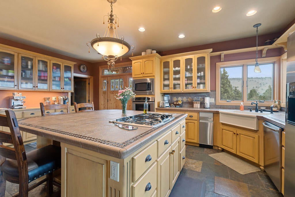 3020 Vale Road Klamath Falls, OR 97603 - Photo 19 of 49 v8