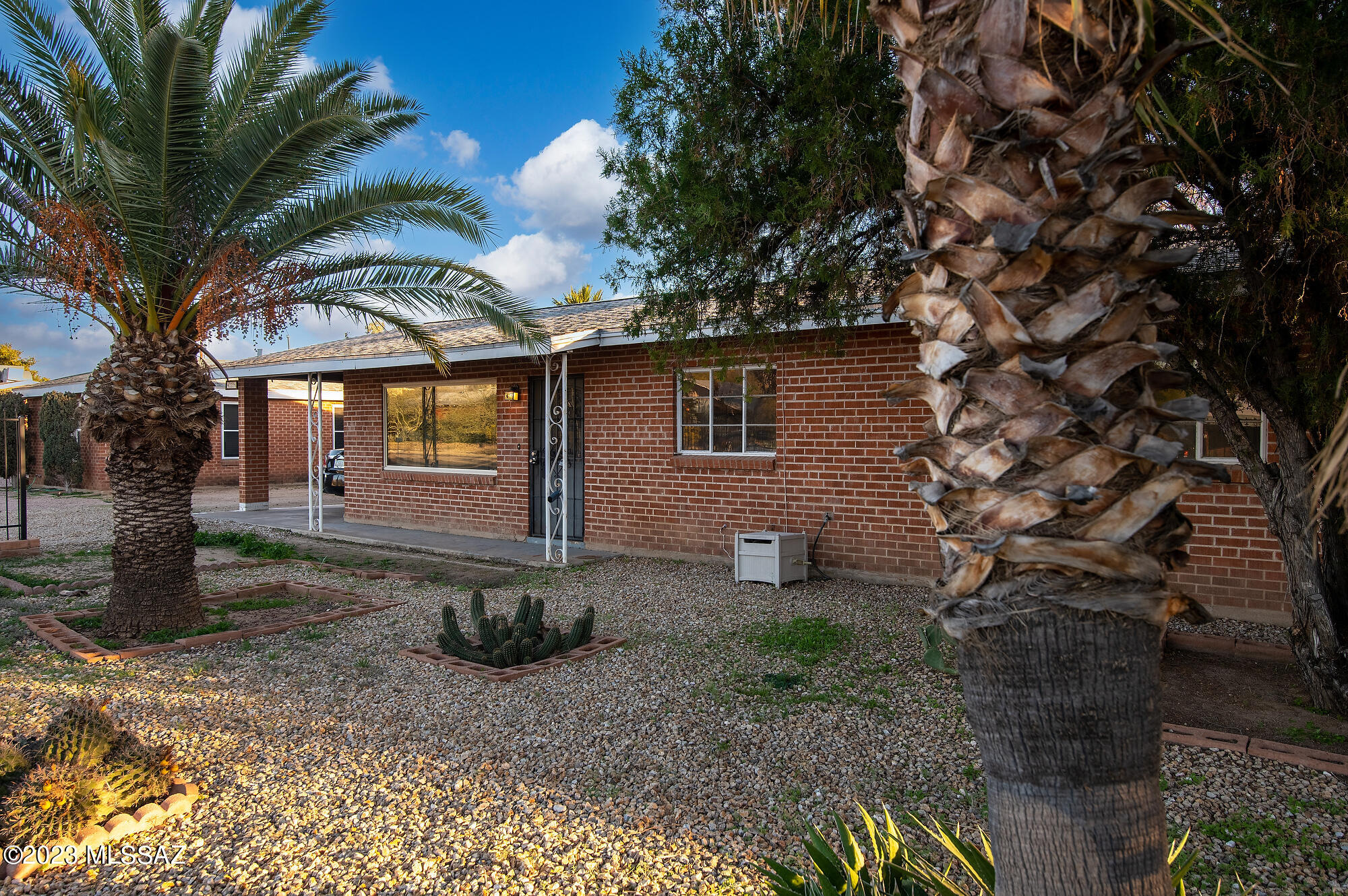 428 East Roger Road Tucson, AZ 85705 - Photo 3 of 31