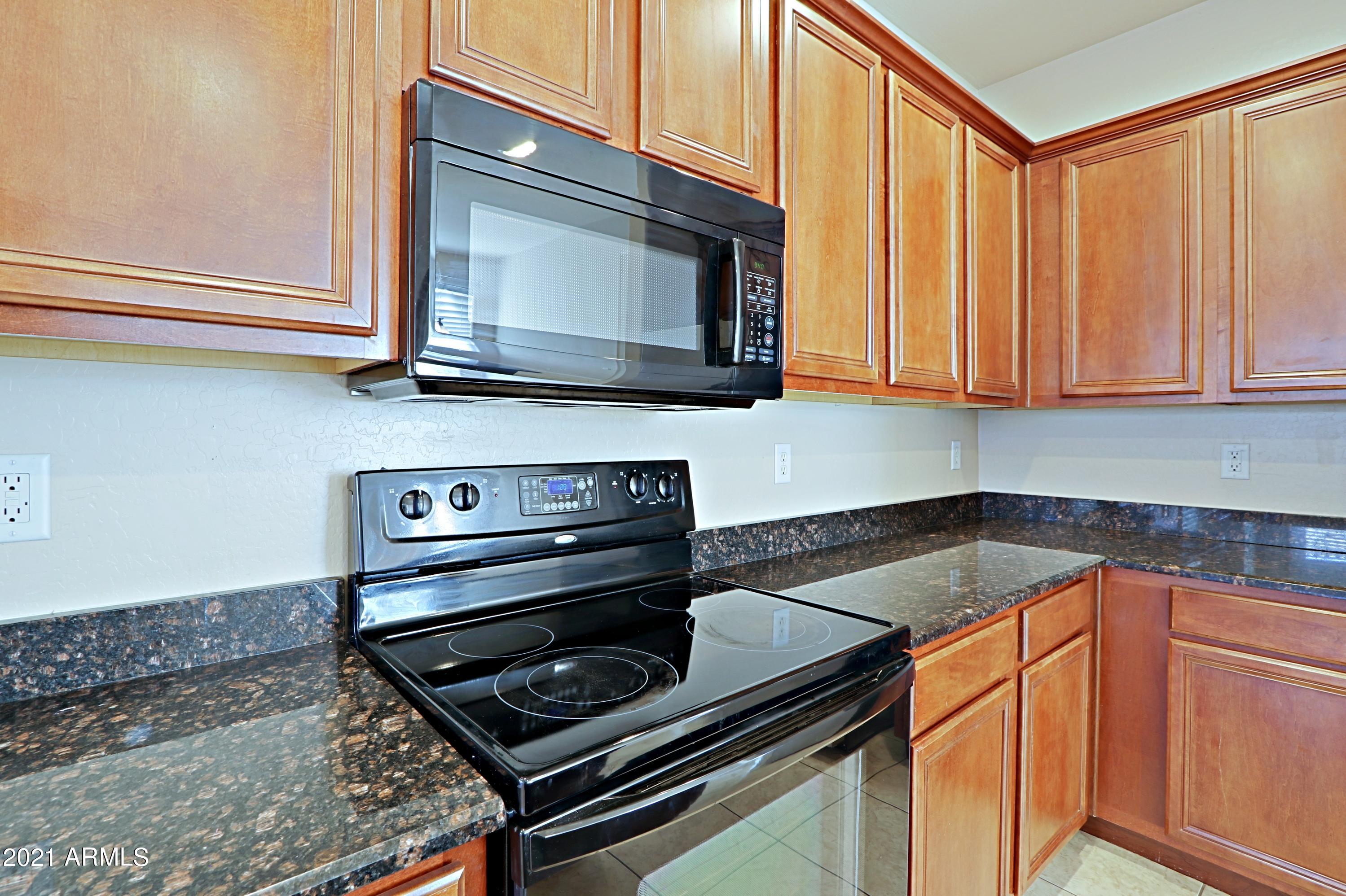 3416 West Florimond Road Phoenix, AZ 85086 - Photo 8 of 41 Kitchen 4