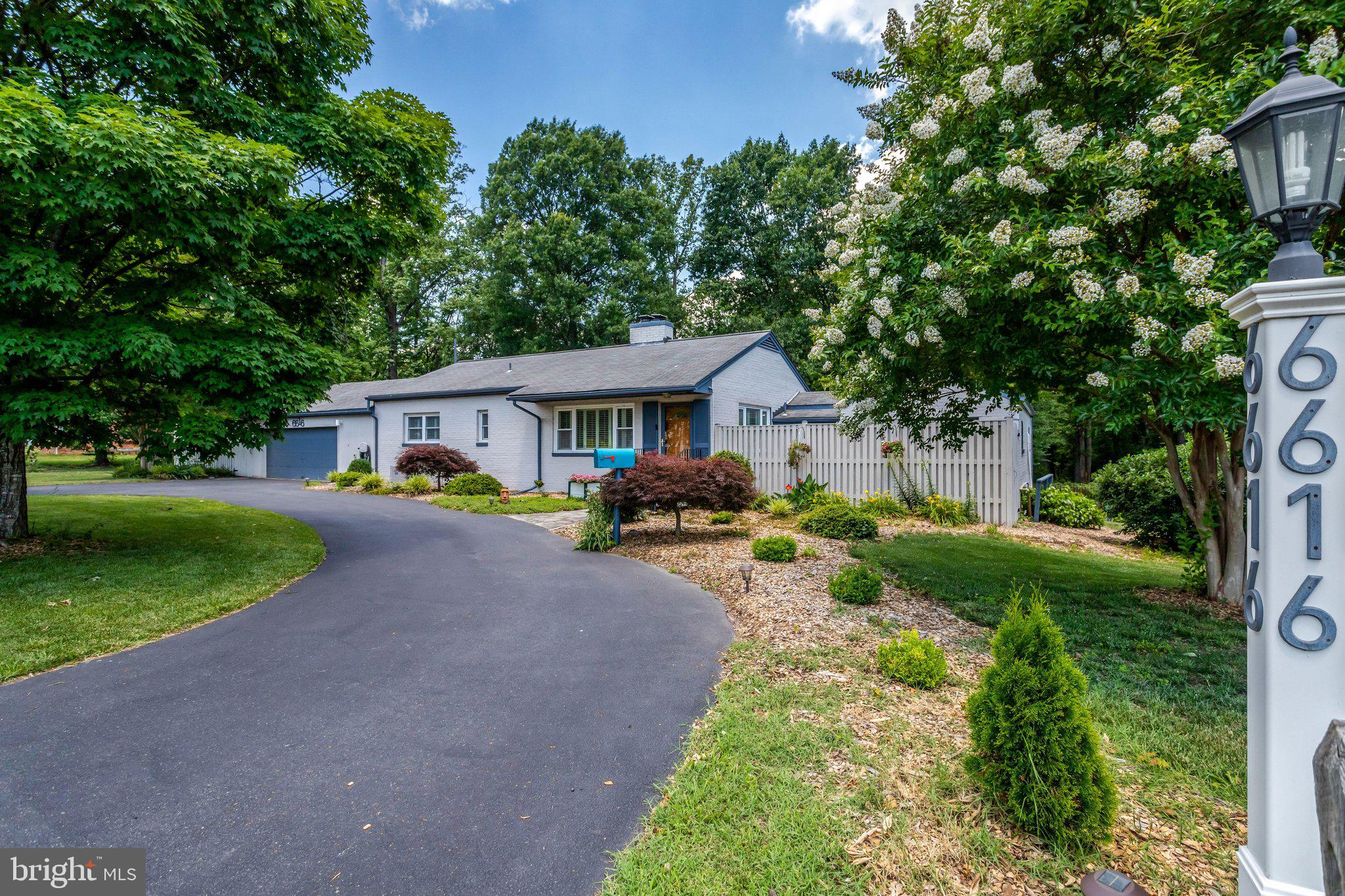 6616 Braddock Road Annandale, VA 22312 - Photo 5 of 61