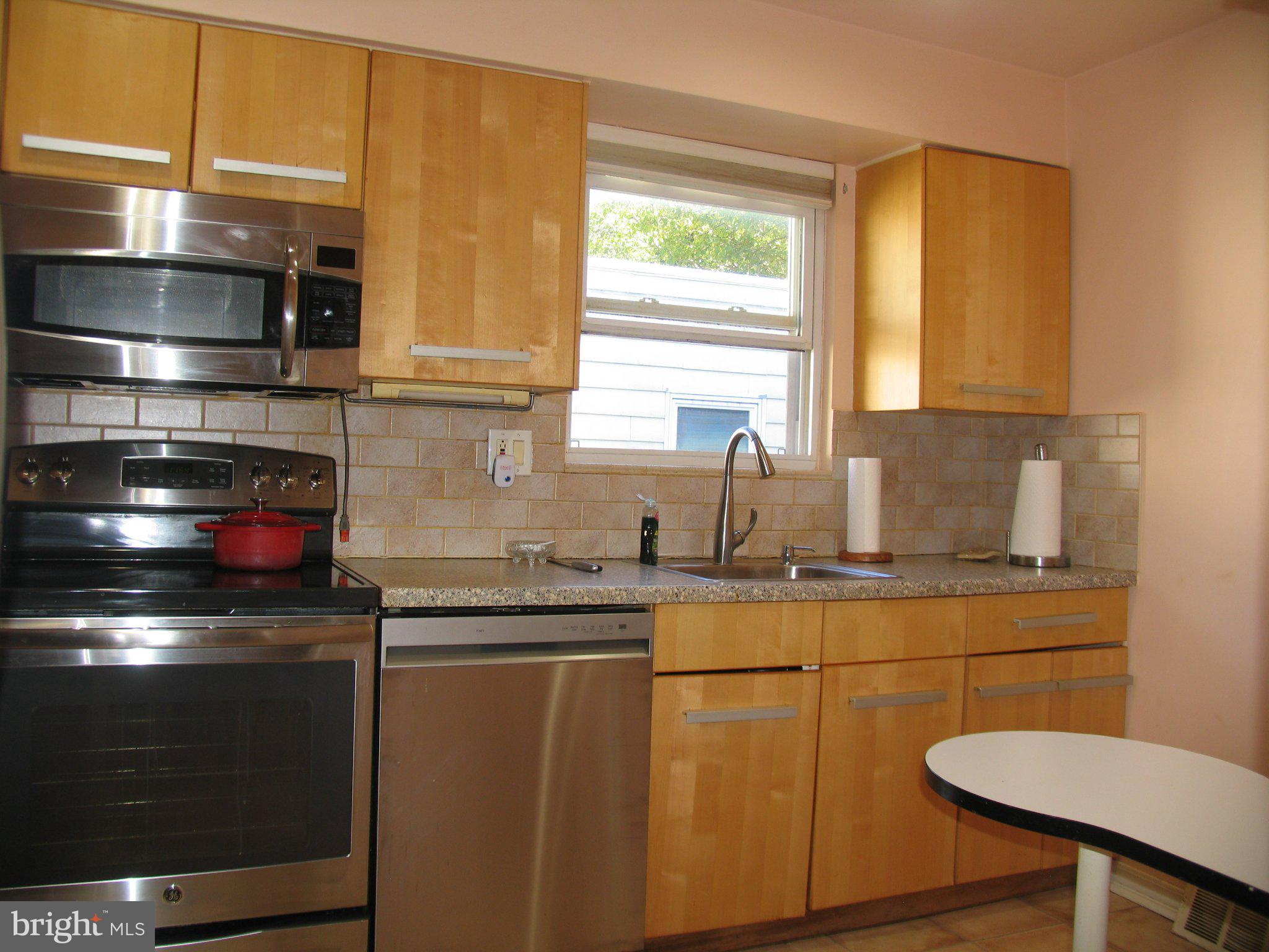10671 Halstead Street Philadelphia, PA 19116 - Photo 5 of 25 Gallery Image 5