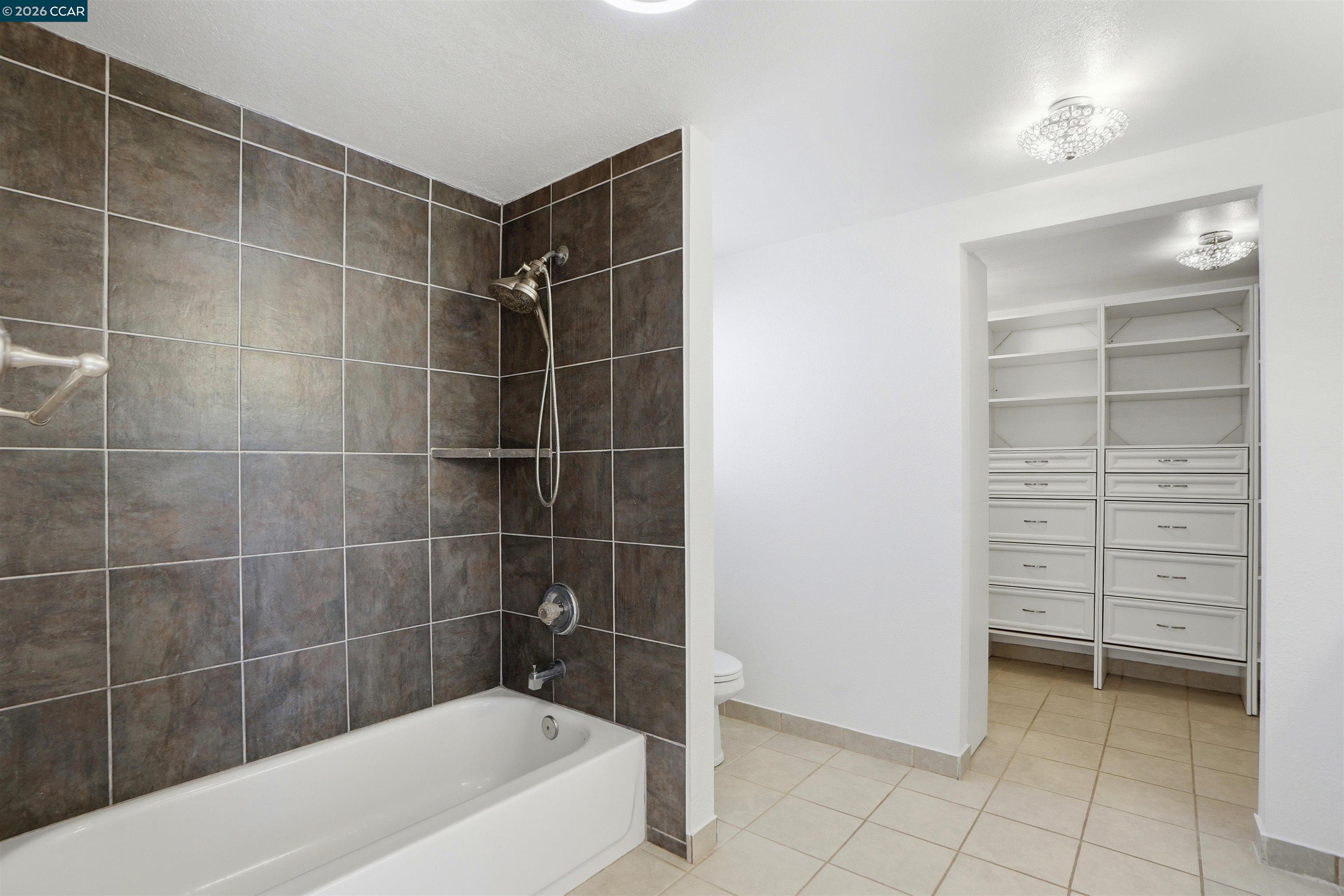 2828 Hilltop Road Concord, CA 94520 - Photo 14 of 32