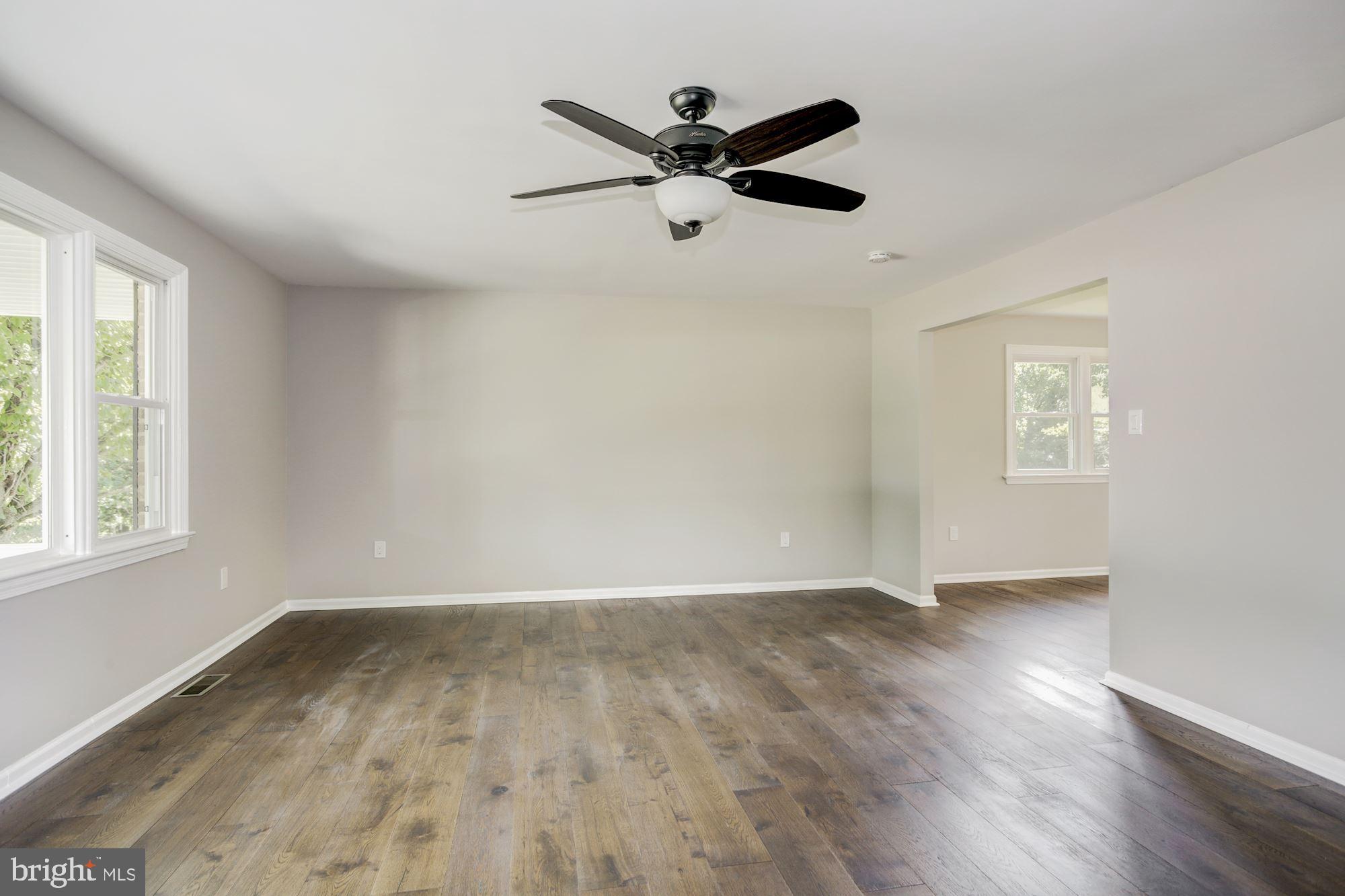 113 Salina Road Sewell, NJ 08080 - Photo 13 of 27 Living Room