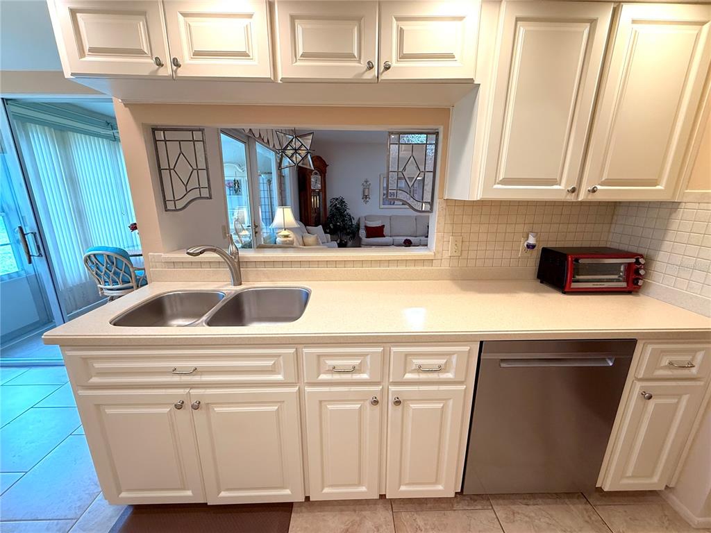 11508 Orleans Lane Port Richey, FL 34668 - Photo 5 of 36