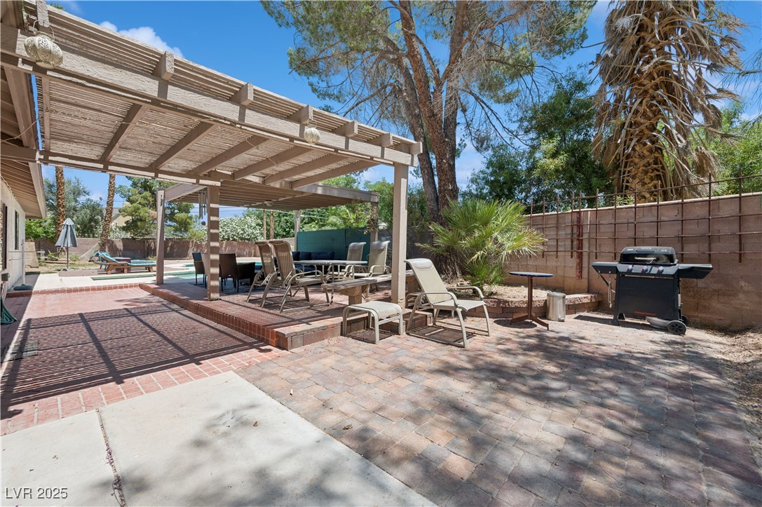 Undisclosed Address Las Vegas, NV 89119 - Photo 24 of 27