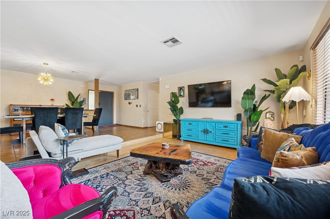 Undisclosed Address Las Vegas, NV 89119 - Photo 6 of 27