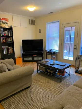 $2,100 | 1617 West Wallen Avenue, Unit 2, Chicago, IL 60626