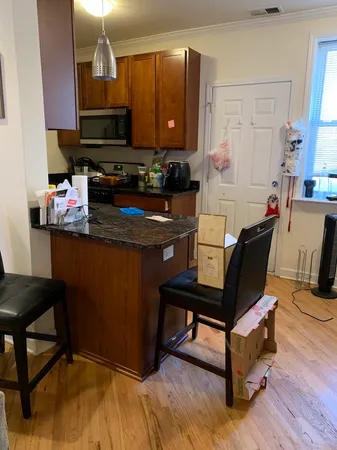 $2,100 | 1617 West Wallen Avenue, Unit 2, Chicago, IL 60626