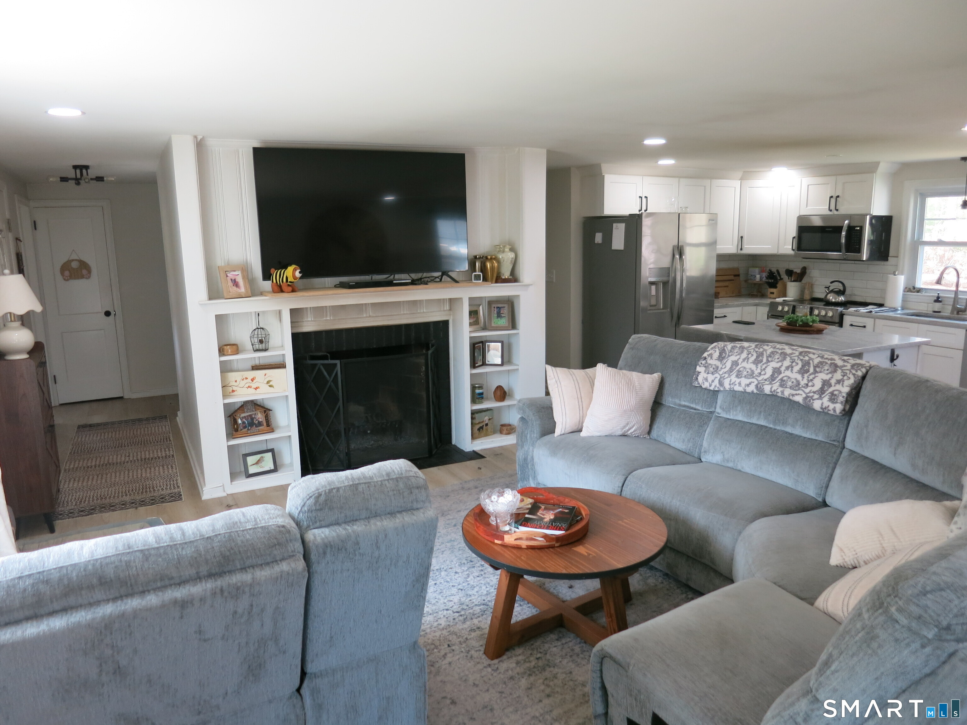 6 Lostbrook Road Simsbury, CT 06092 - Photo 4 of 14