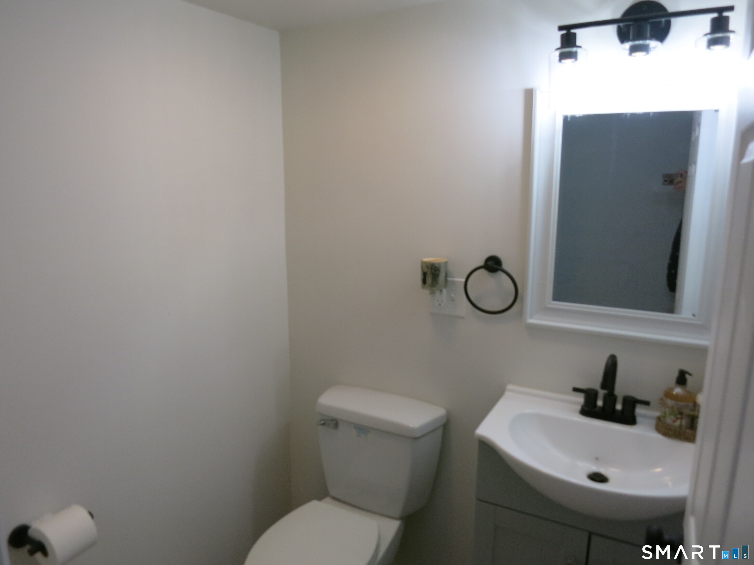 6 Lostbrook Road Simsbury, CT 06092 - Photo 10 of 14