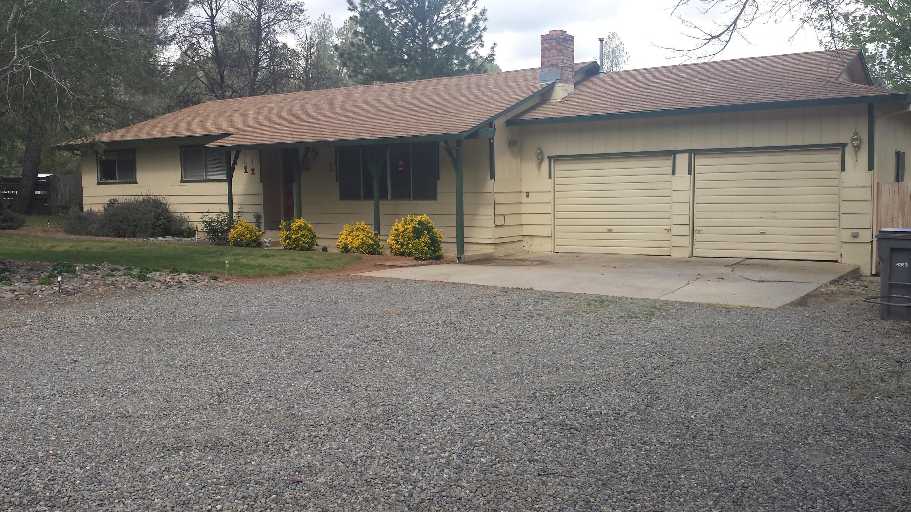 17874 Walker Mine Road Redding, CA 96003 - Photo 17 of 33 2 Car Attached Garage
