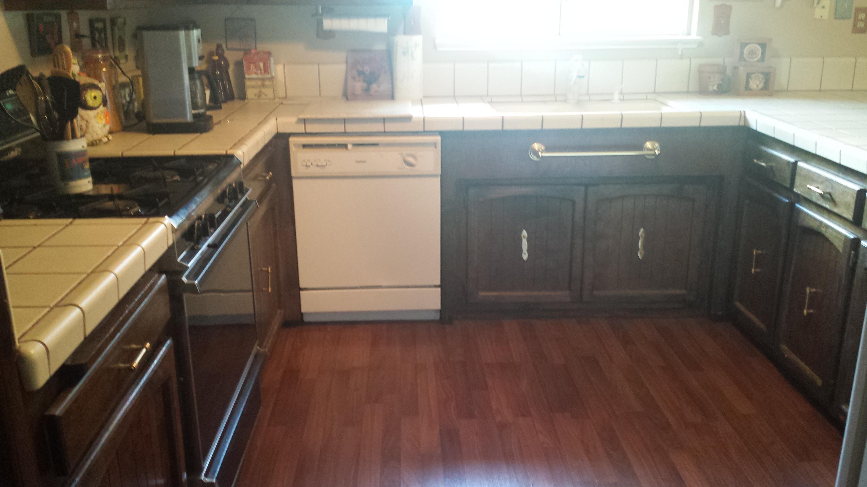 17874 Walker Mine Road Redding, CA 96003 - Photo 23 of 33 Kitchen and Wood Laminate Floor