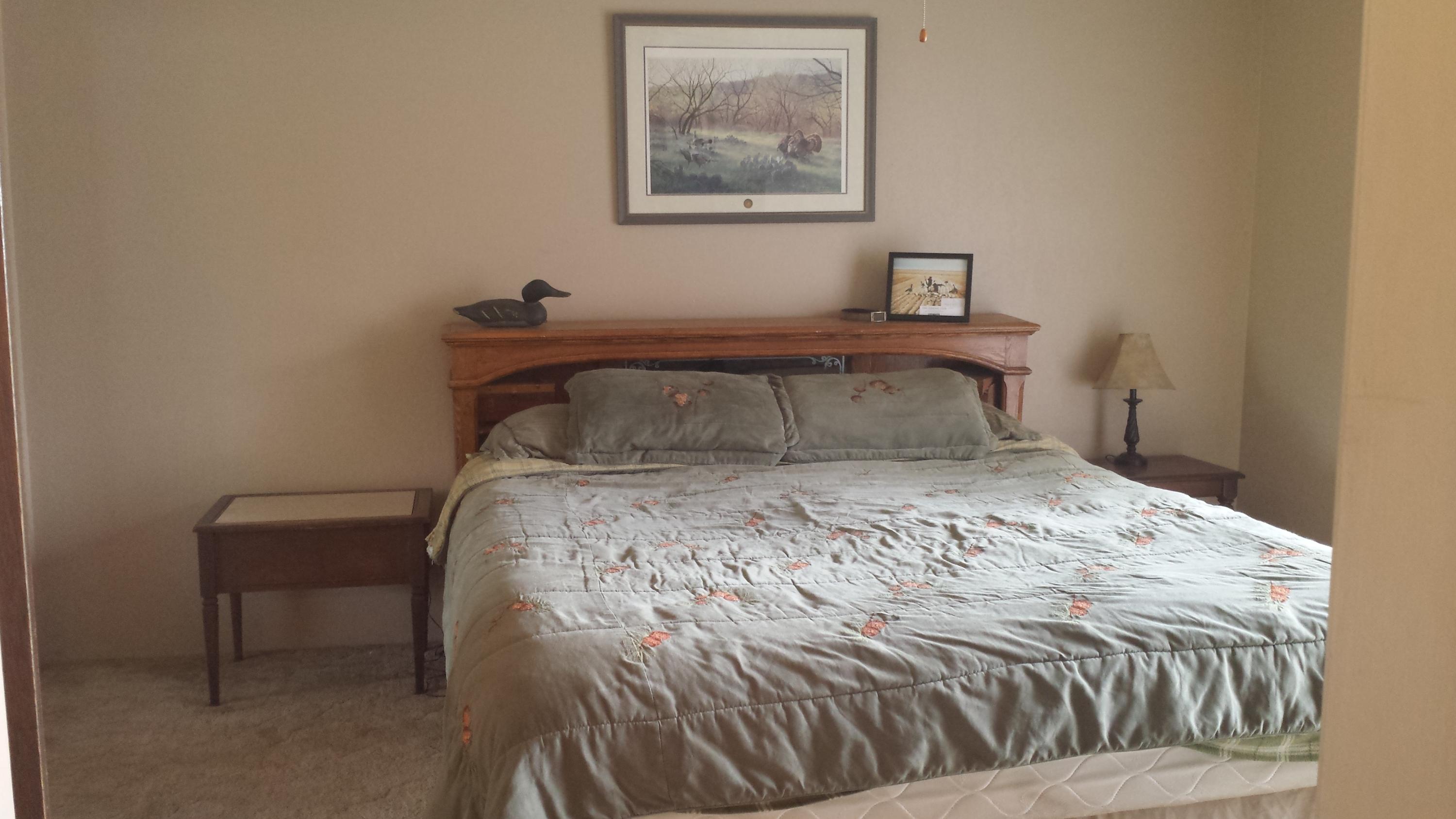 17874 Walker Mine Road Redding, CA 96003 - Photo 29 of 33 Master Bedroom 1