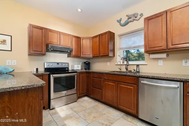 $980,000 | 9524 Connie Cove Road, Oriental, NC 28571