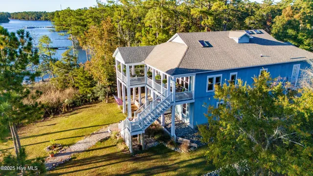 $980,000 | 9524 Connie Cove Road, Oriental, NC 28571