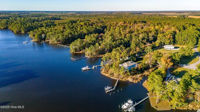 $980,000 | 9524 Connie Cove Road, Oriental, NC 28571