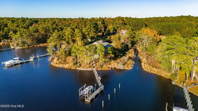 $980,000 | 9524 Connie Cove Road, Oriental, NC 28571