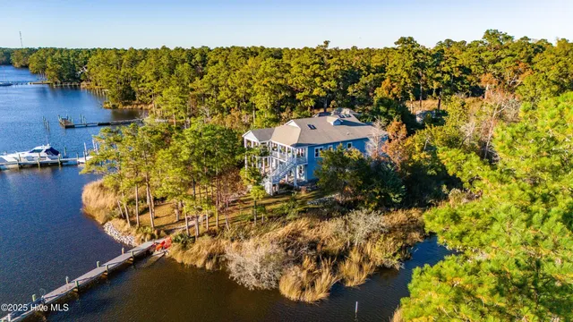 $980,000 | 9524 Connie Cove Road, Oriental, NC 28571