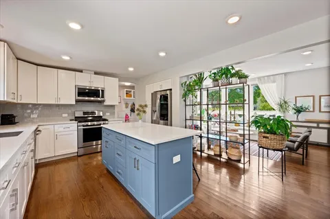 $949,000 | 2932 Central Avenue, Wilmette, IL 60091