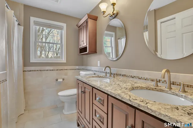 $499,000 | 72 Willowbrook Road, Cromwell, CT 06416