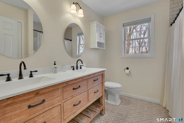 $499,000 | 72 Willowbrook Road, Cromwell, CT 06416