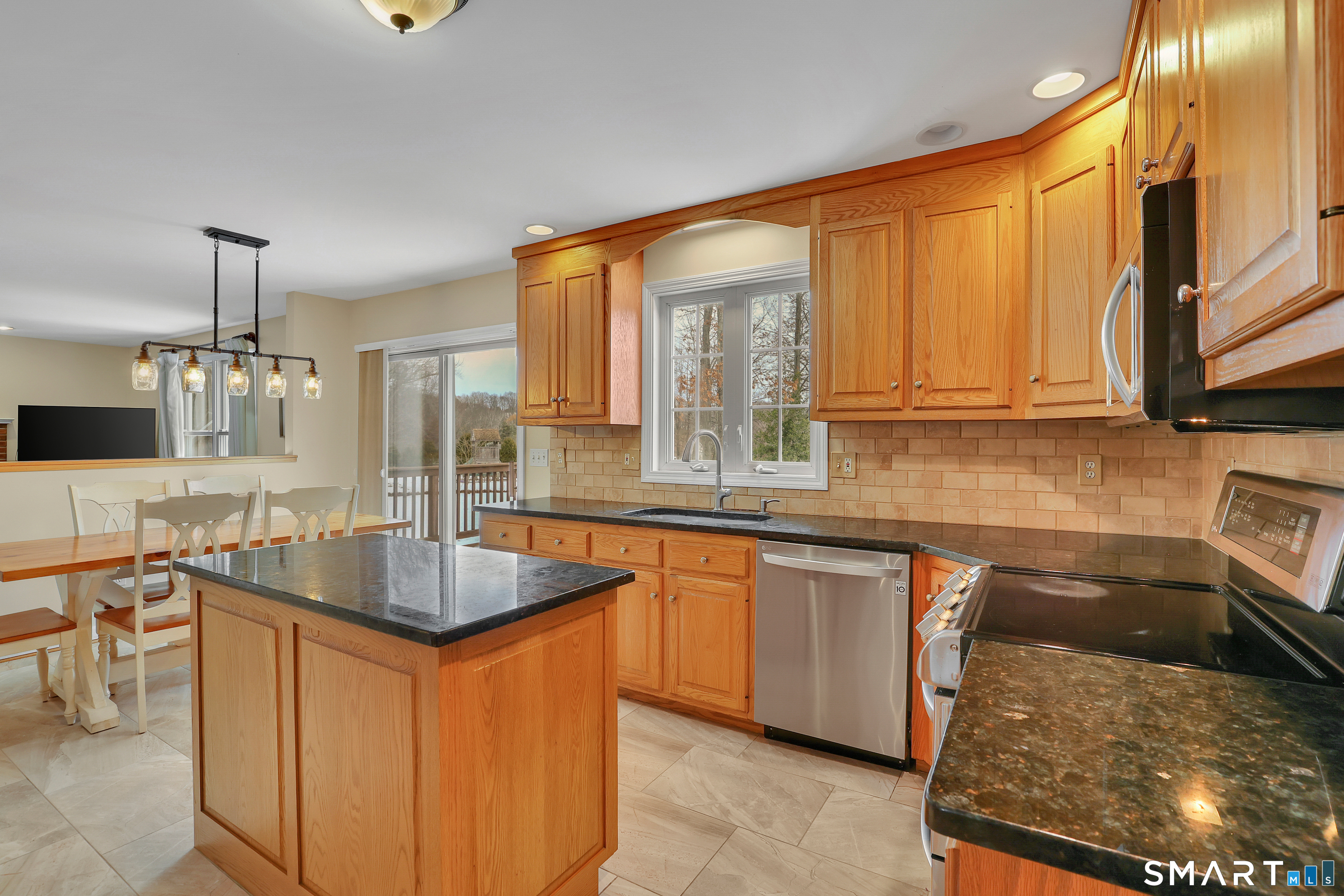 72 Willowbrook Road Cromwell, CT 06416 - Photo 9 of 34