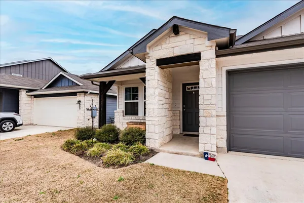 $2,100 | 808 Vineyard Falls Road, Austin, TX 78748